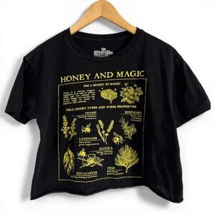 Goodie Two Sleeves Black Honey & Magic Cropped Tee Shirt Witchy Botanical Medium